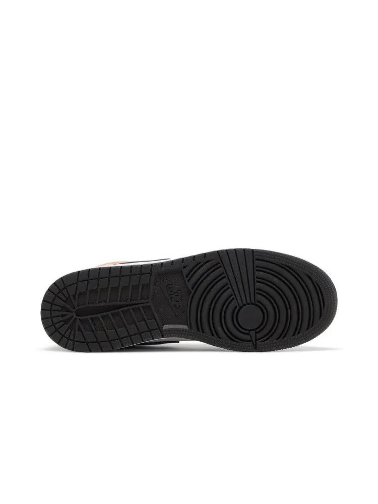 Кроссовки Air Jordan Air Jordan 1 Low SE GS 'Flight Club' — изображение 5 из 9, черный///белый
