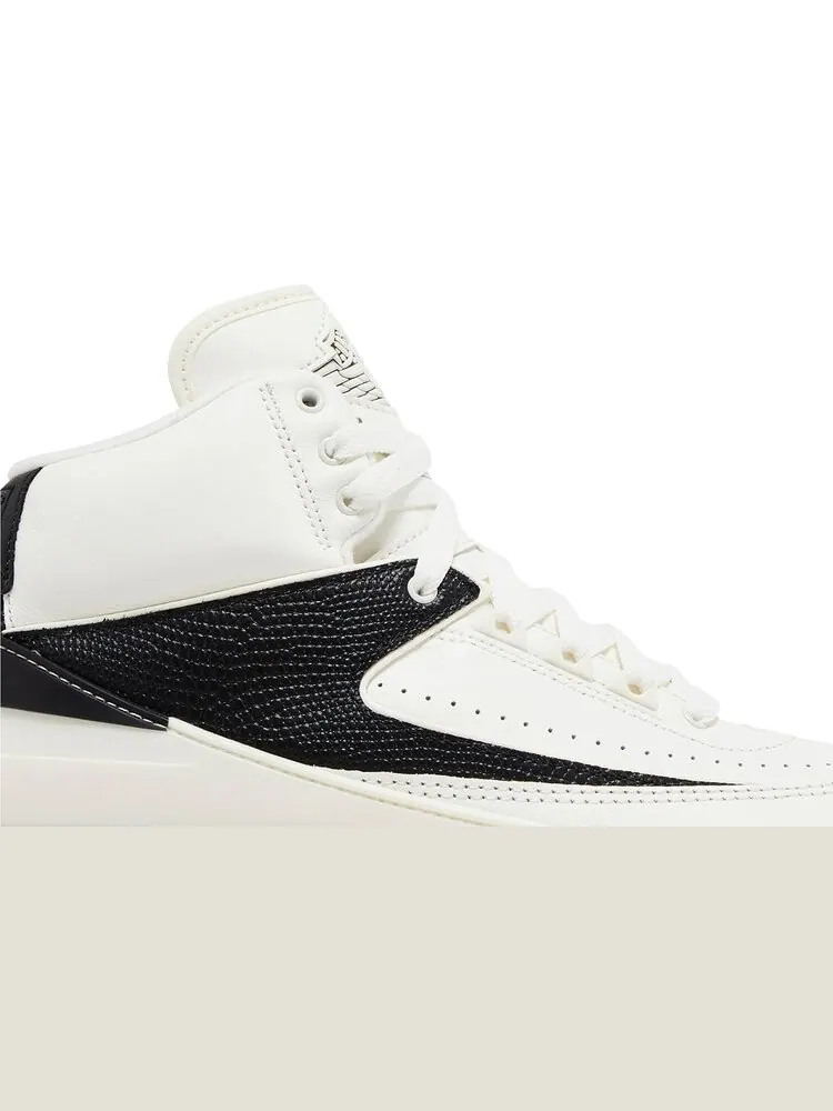 Кроссовки Wmns Air Jordan 2 Retro 'Sail Black' — изображение 2 из 4, бежевый