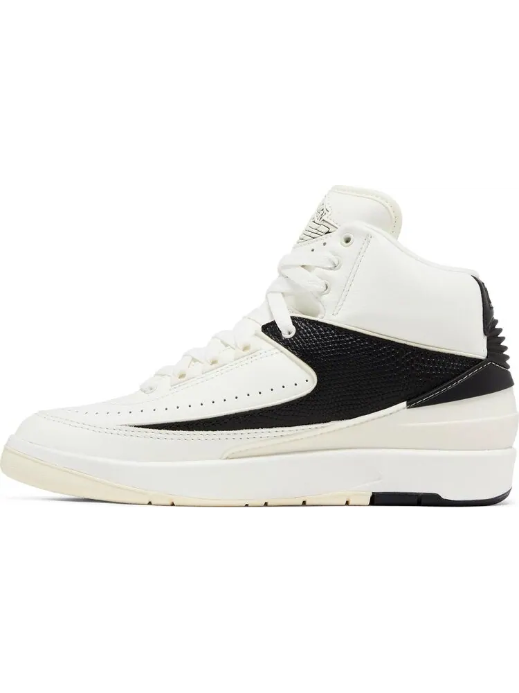 Кроссовки Wmns Air Jordan 2 Retro 'Sail Black' — изображение 3 из 4, бежевый