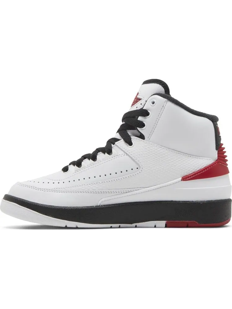 Кроссовки Wmns Air Jordan 2 Retro Chicago 2022 — изображение 3 из 9, белый