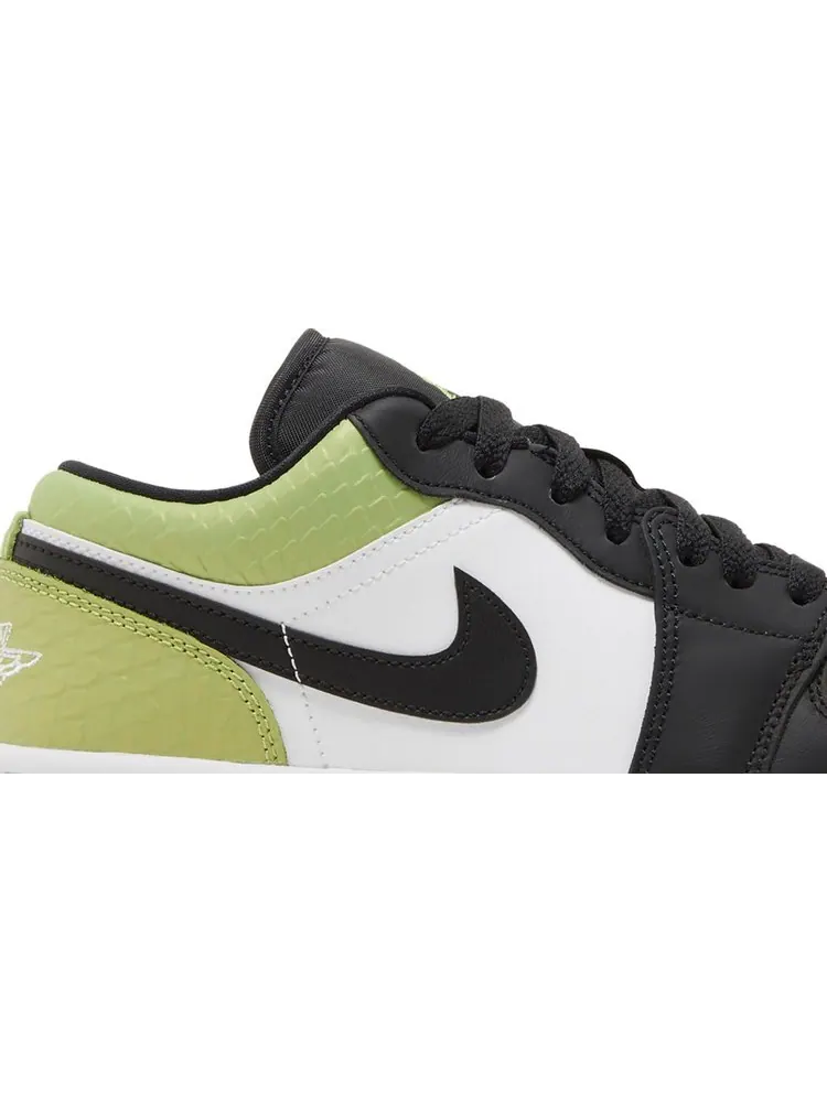 Кроссовки Wmns Air Jordan 1 Low SE Vivid Green Snakeskin — изображение 2 из 8, зеленый