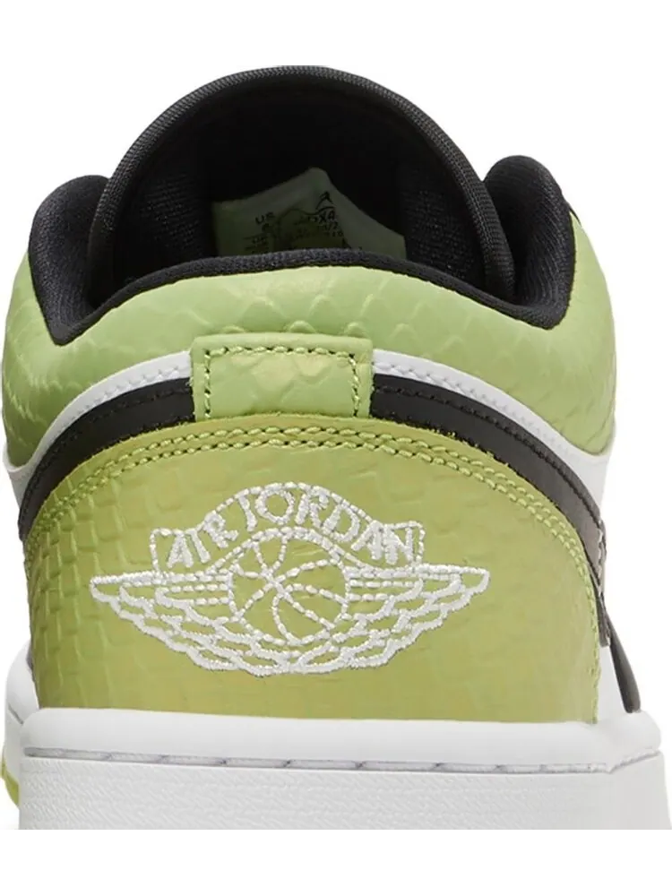 Кроссовки Wmns Air Jordan 1 Low SE Vivid Green Snakeskin — изображение 7 из 8, зеленый