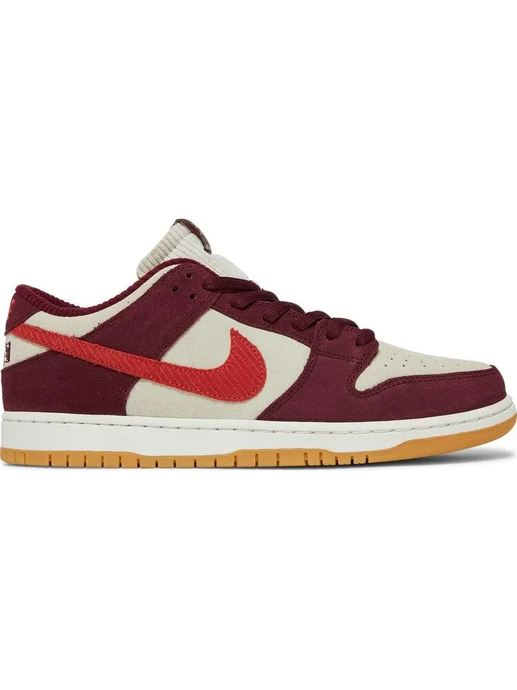 Кроссовки Nike Skate Like a Girl x Dunk Low SB — изображение 1 из 10, белый