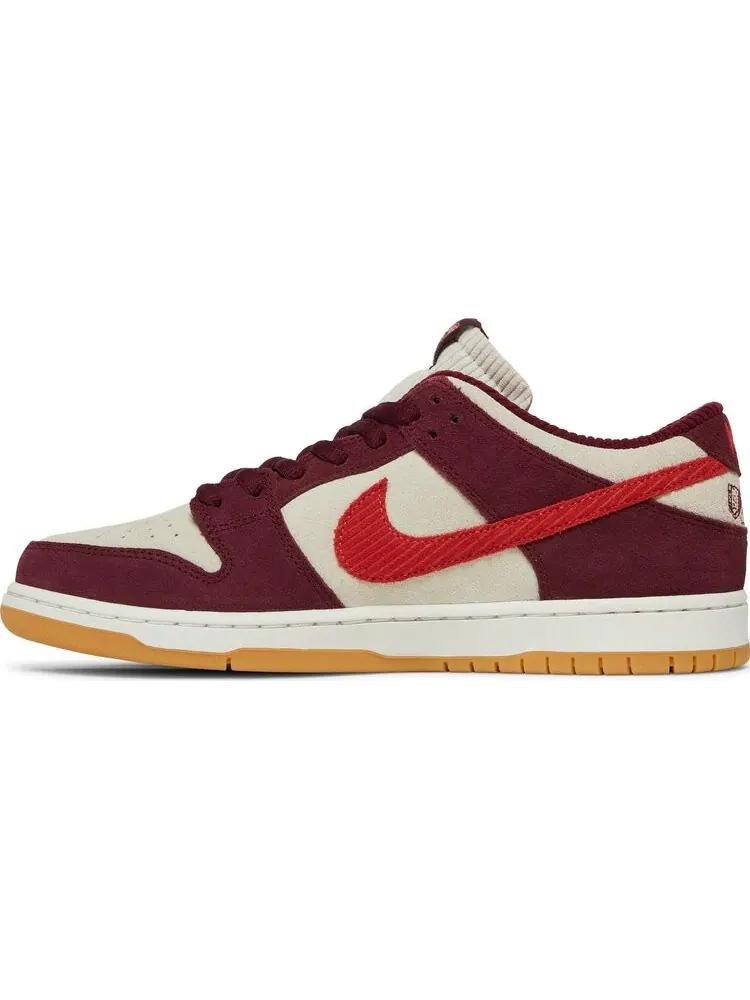 Кроссовки Nike Skate Like a Girl x Dunk Low SB — изображение 3 из 10, белый
