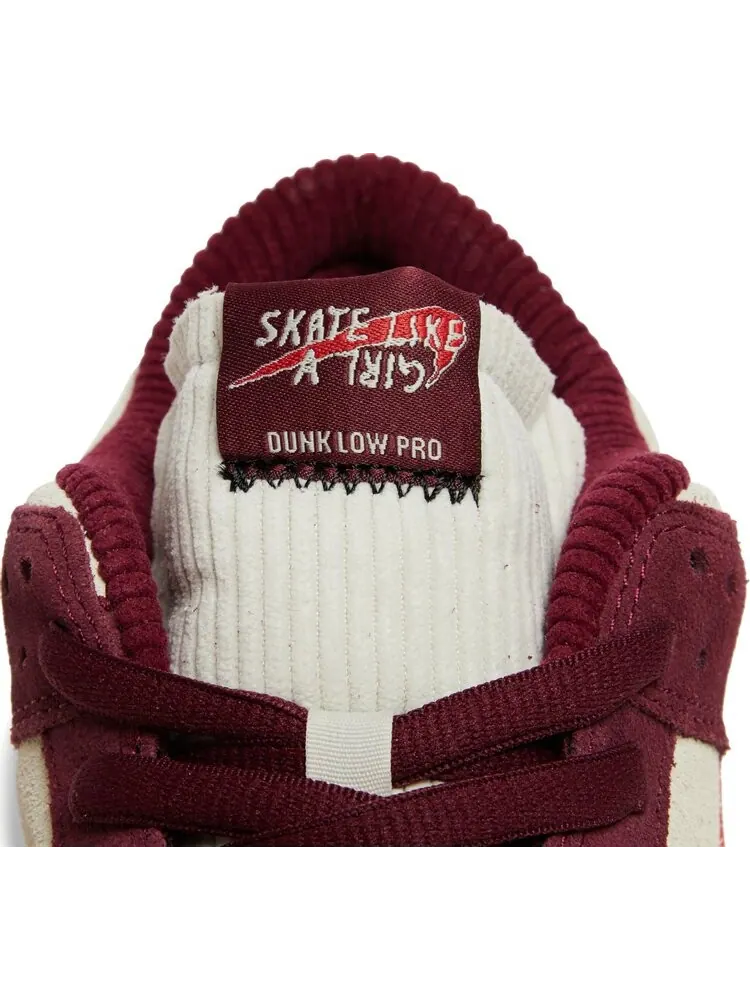 Кроссовки Nike Skate Like a Girl x Dunk Low SB — изображение 9 из 10, белый