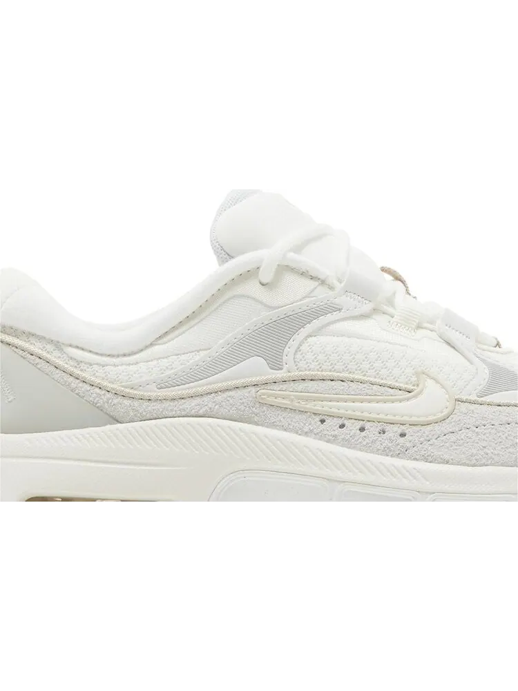 Кроссовки Wmns Air Max Bliss LX 'Photon Dust' — изображение 2 из 4, белый