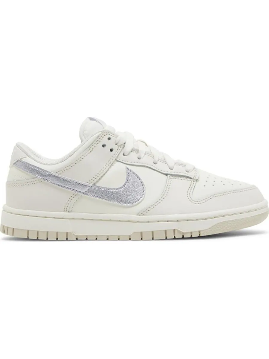 Кроссовки Nike Wmns Dunk Low — изображение 1 из 4, белый