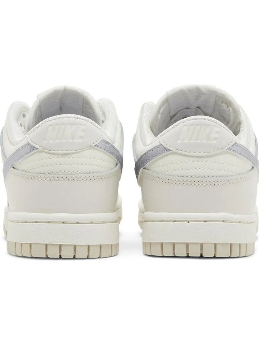 Кроссовки Nike Wmns Dunk Low — изображение 3 из 4, белый