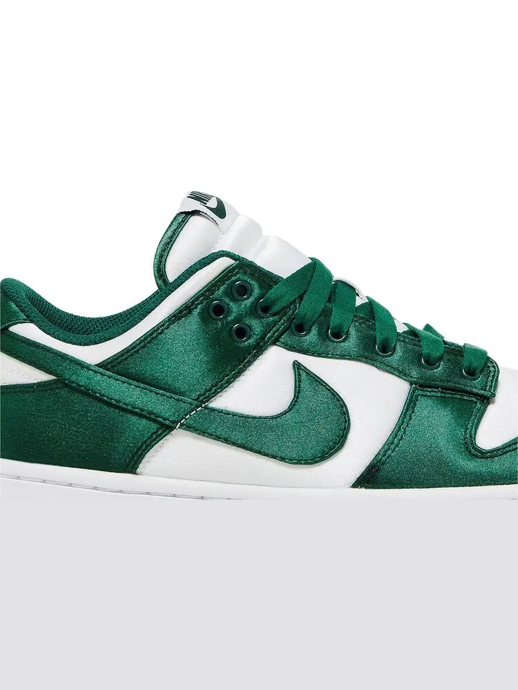 Кроссовки Wmns Dunk Low 'Satin Green' — изображение 2 из 4, зеленый