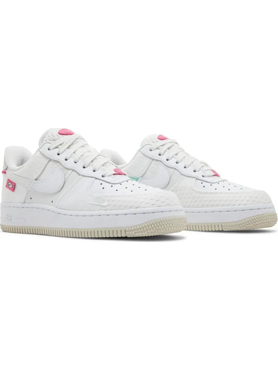 Кроссовки Nike Wmns Air Force 1 '07 LX — изображение 2 из 4, белый/мультиколор