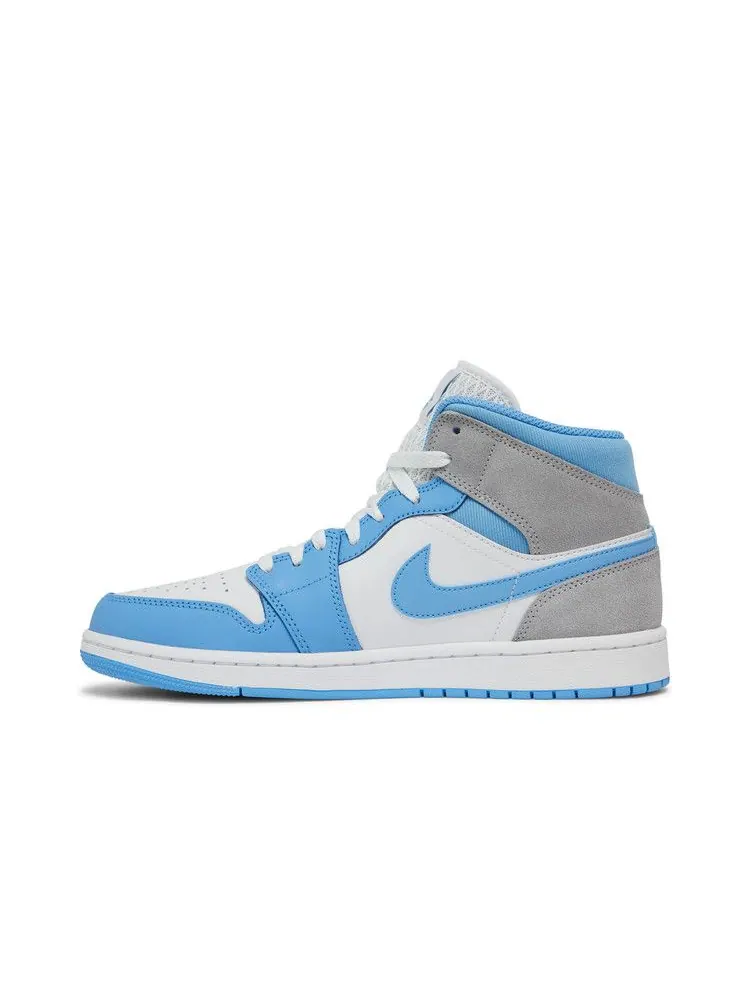 Кроссовки Air Jordan Air Jordan 1 Mid SE 'University Blue' — изображение 4 из 9, белый/серый/синий