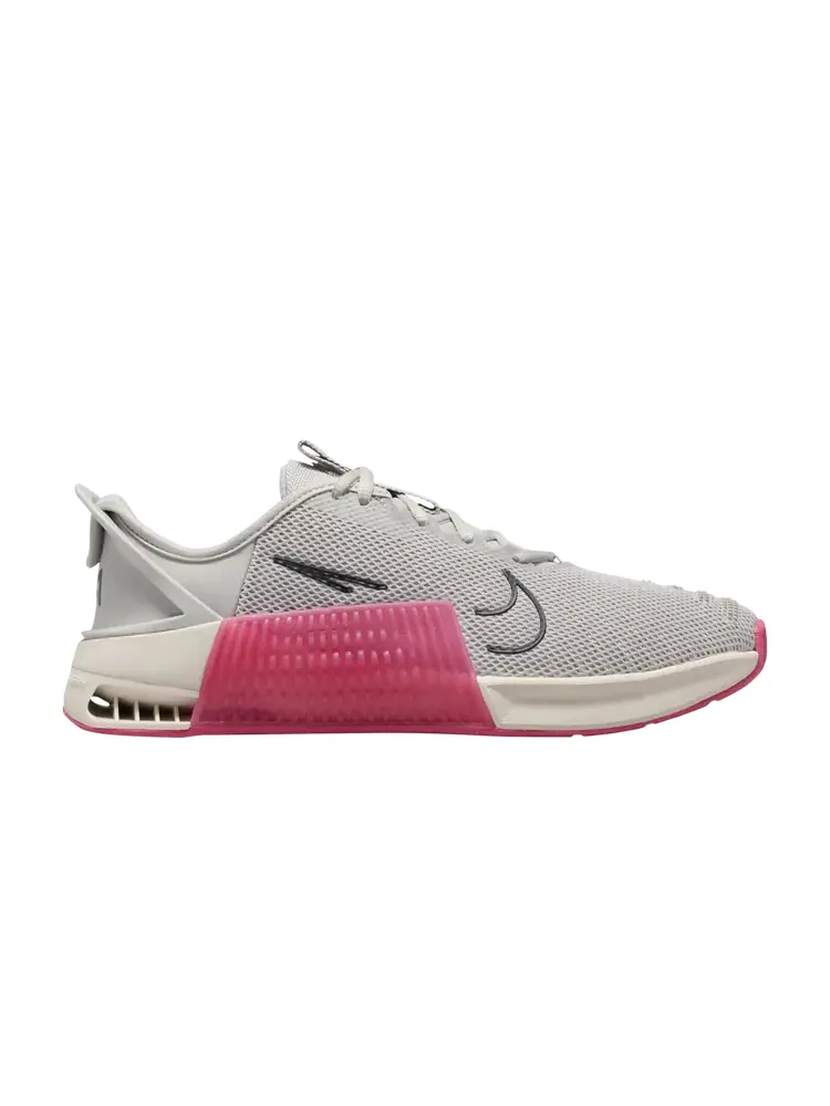 Кроссовки Wmns Metcon 9 EasyOn — изображение 1 из 1, светлый розовый