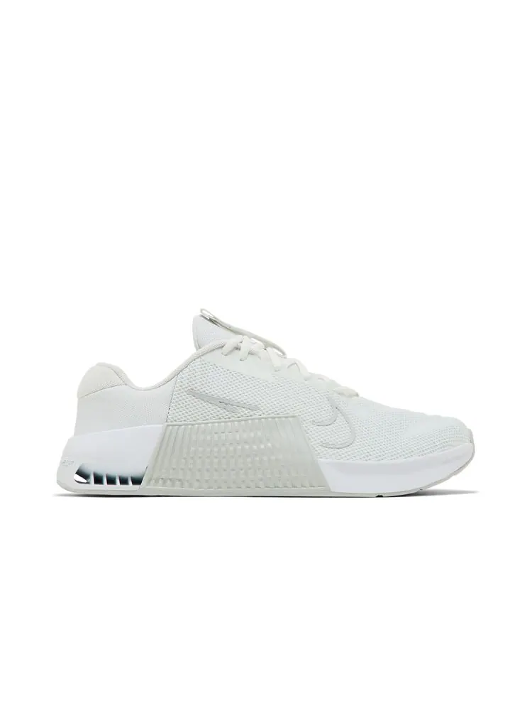 Кроссовки Metcon 9 'White Pure Platinum' — изображение 1 из 8, белый платиновый