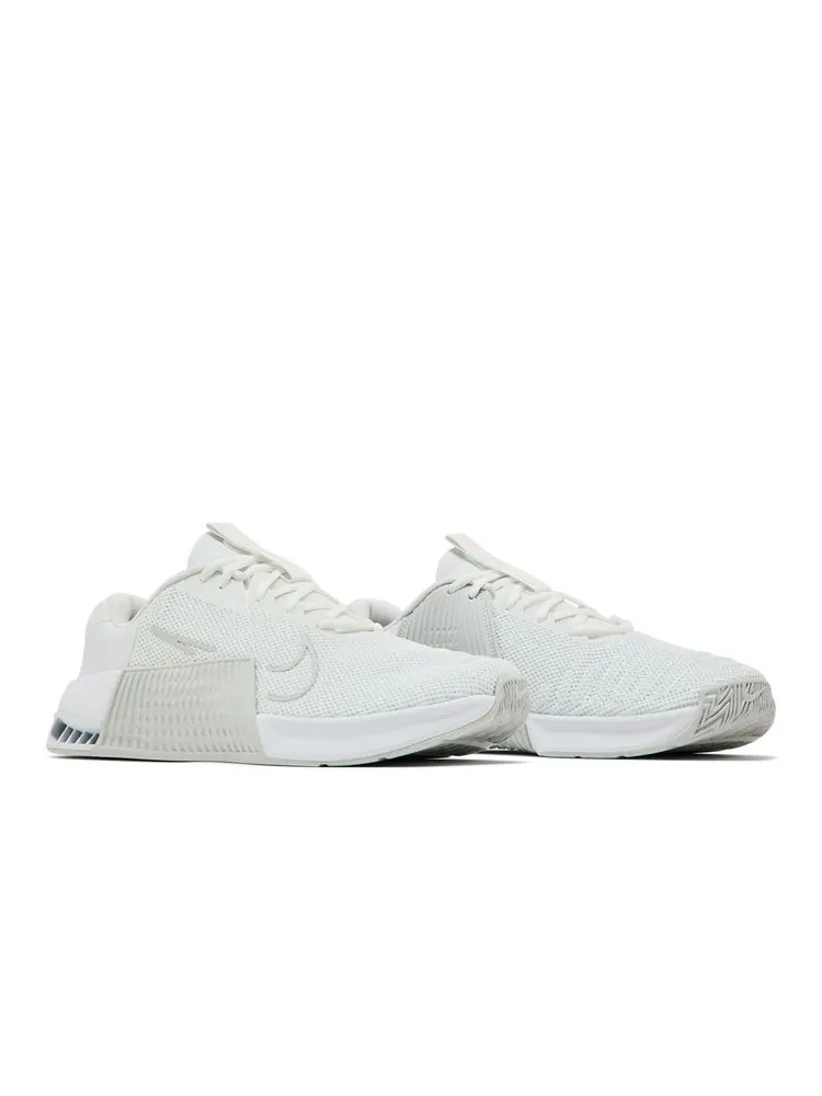 Кроссовки Metcon 9 'White Pure Platinum' — изображение 8 из 8, белый платиновый