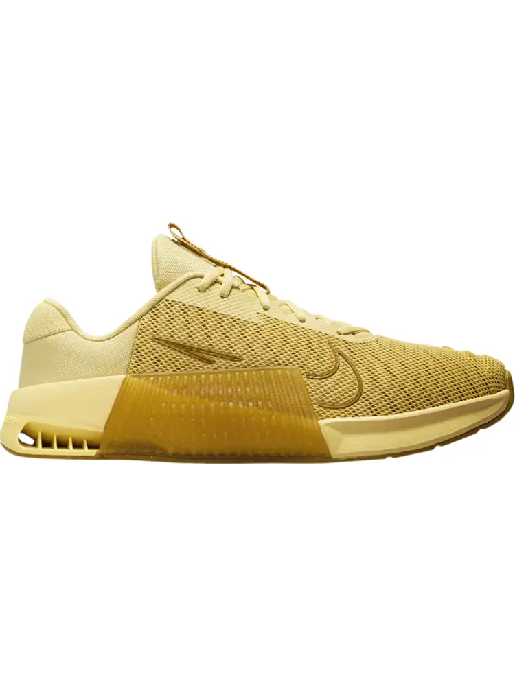 Кроссовки Metcon 9 'Saturn Gold' — изображение 1 из 1, золото