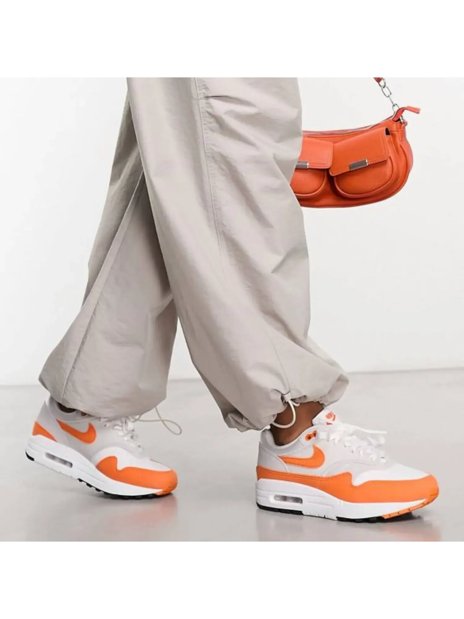 Кроссовки Nike Air Max 1 — изображение 2 из 7, белый/оранжевый