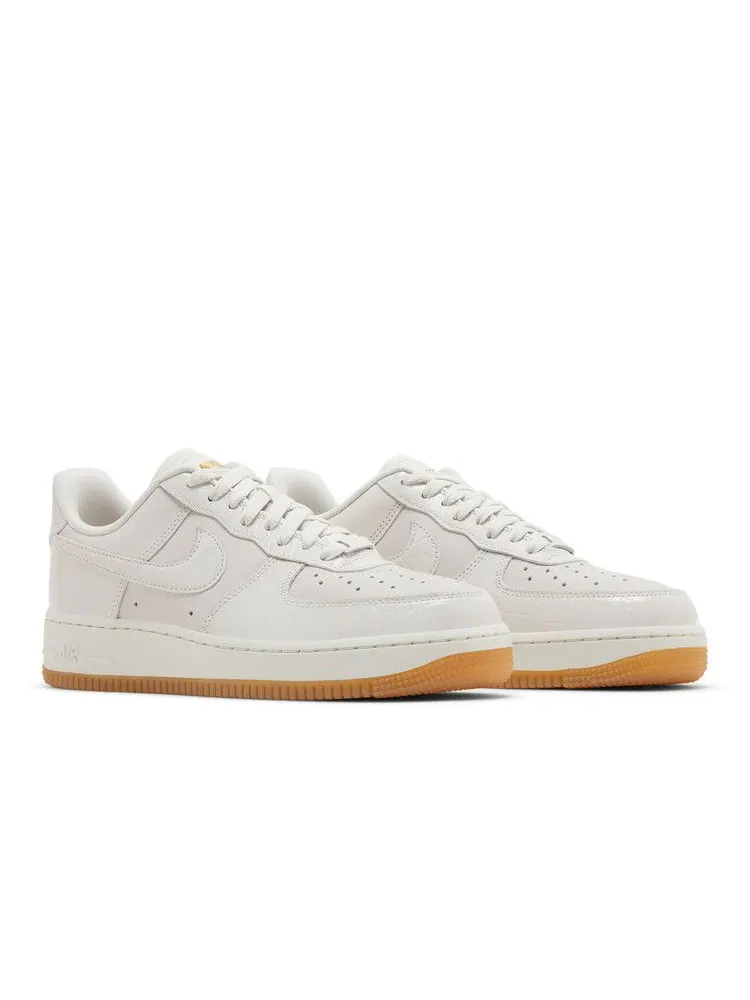 Кроссовки Nike Wmns Air Force 1 '07 LX 'Phantom Croc' — изображение 9 из 9, светлый коричневый
