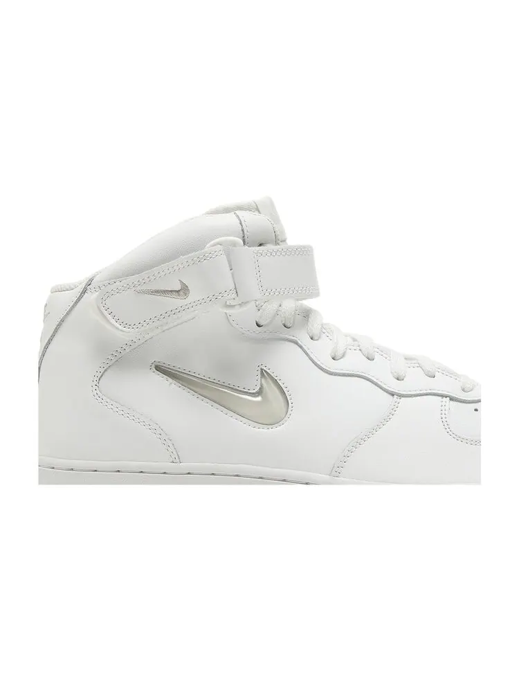 Кроссовки Nike Air Force 1 Mid — изображение 2 из 4, белый
