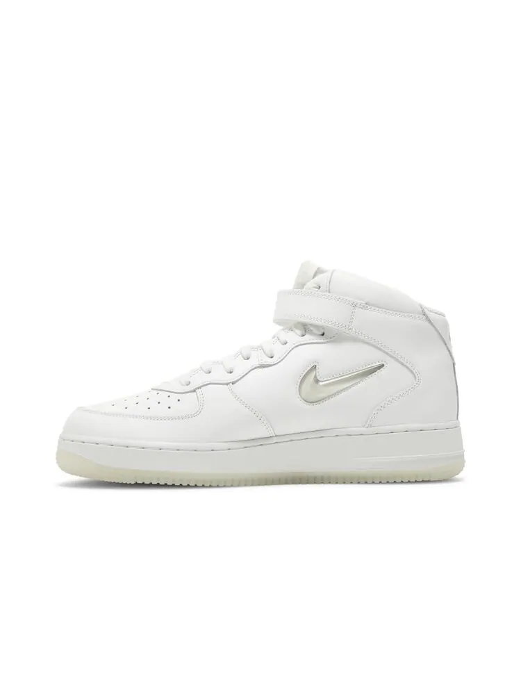 Кроссовки Nike Air Force 1 Mid — изображение 3 из 4, белый
