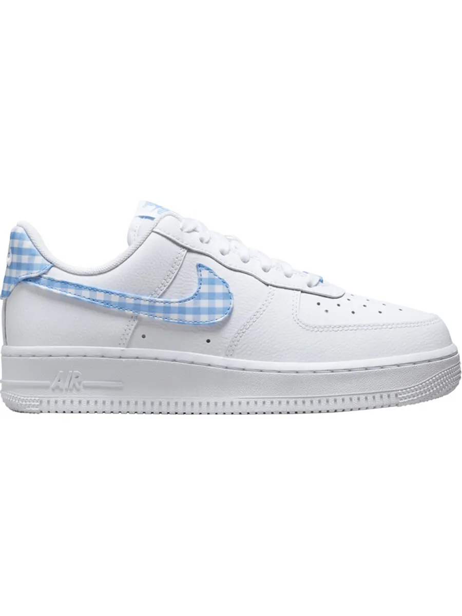 Кроссовки Nike Wmns Air Force 1 '07 Essential 'University Blue Gingham' — изображение 1 из 1, белый/голубой