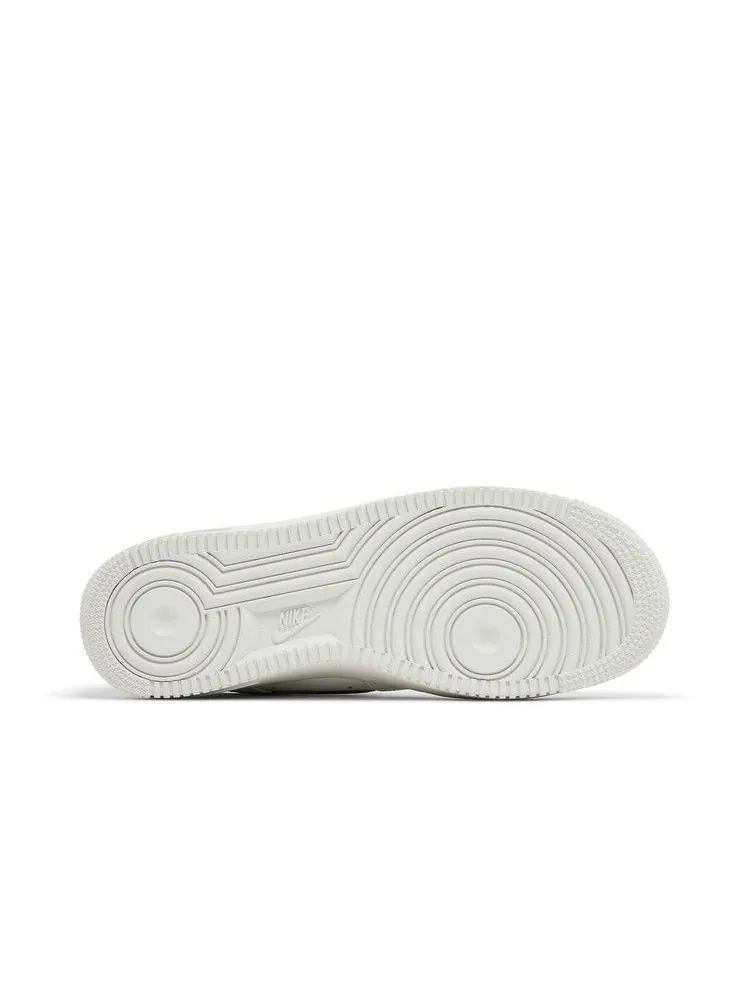 Кроссовки Nike Wmns Air Force 1 Low 'Bronzine Gingham' — изображение 5 из 9, белый//черный