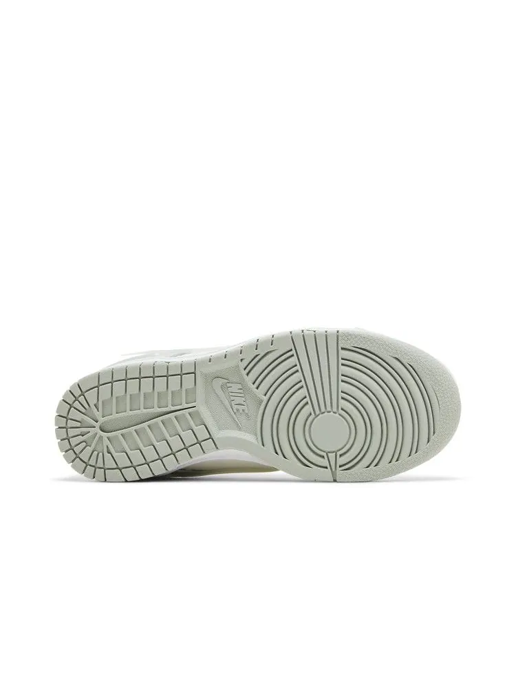 Кроссовки Nike Wmns Dunk Low Twist 'Light Silver' — изображение 5 из 9