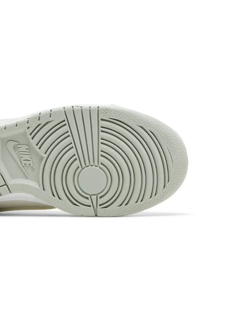 Кроссовки Nike Wmns Dunk Low Twist 'Light Silver' — изображение 6 из 9