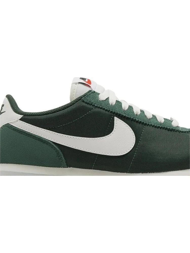 Кроссовки Wmns Cortez 'Fir' — изображение 2 из 4, зеленый