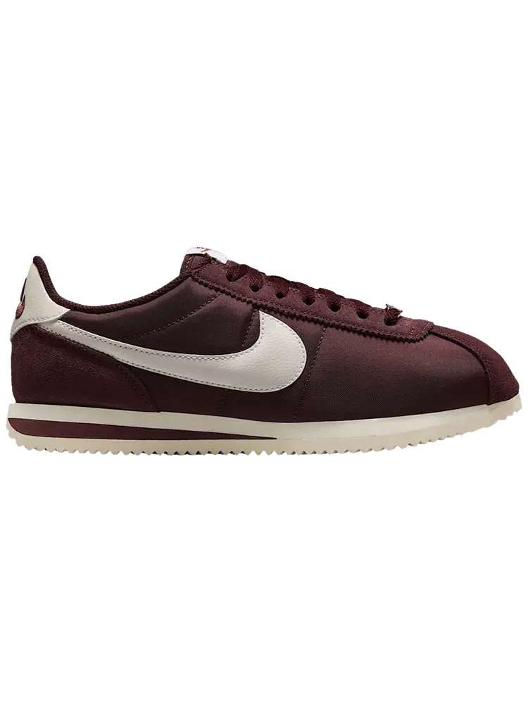 Кроссовки Nike Wmns Cortez Textile Shoes — изображение 1 из 1, красный