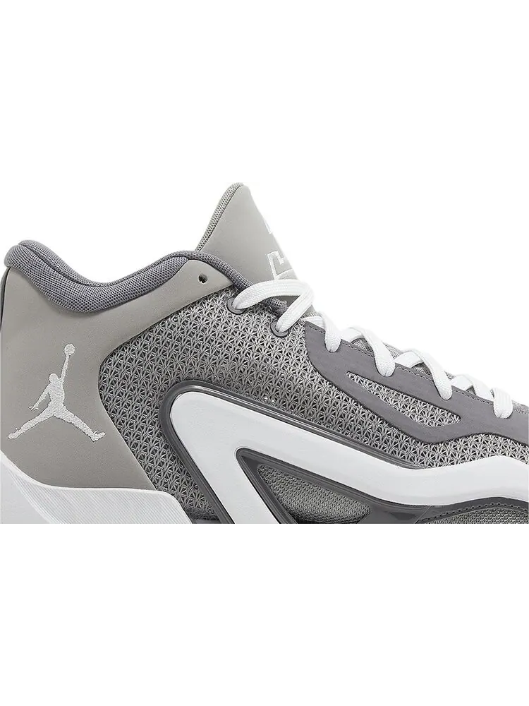 Кроссовки Jordan Tatum 1 'Cool Grey' — изображение 2 из 4, серый
