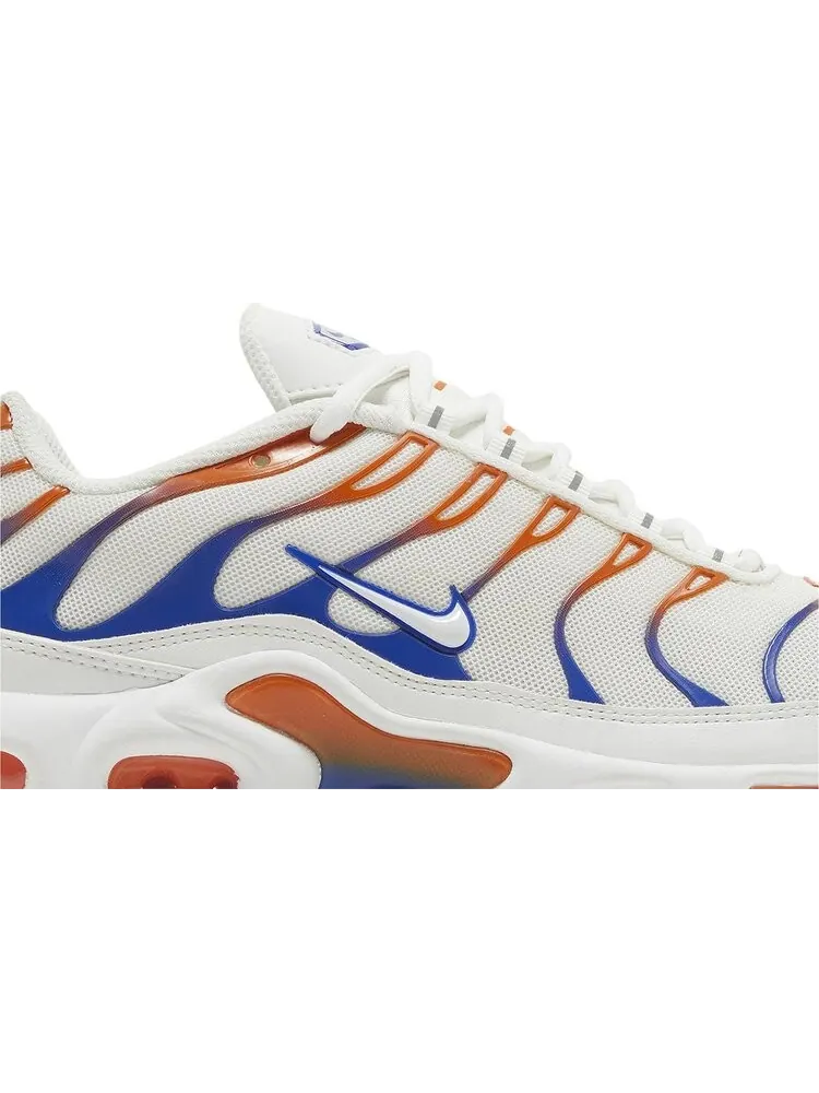 Кроссовки Wmns Air Max Plus 'Knicks' — изображение 2 из 4, белый