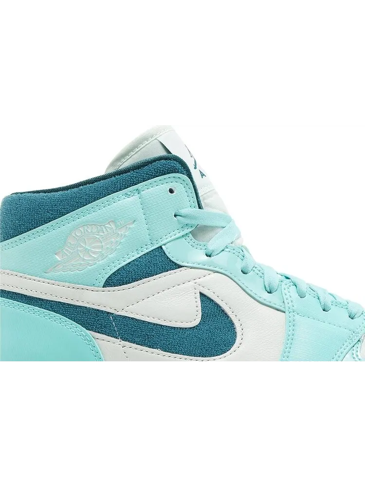 Кроссовки Wmns Air Jordan 1 Mid SE 'Bleached Turquoise' — изображение 2 из 4, синий