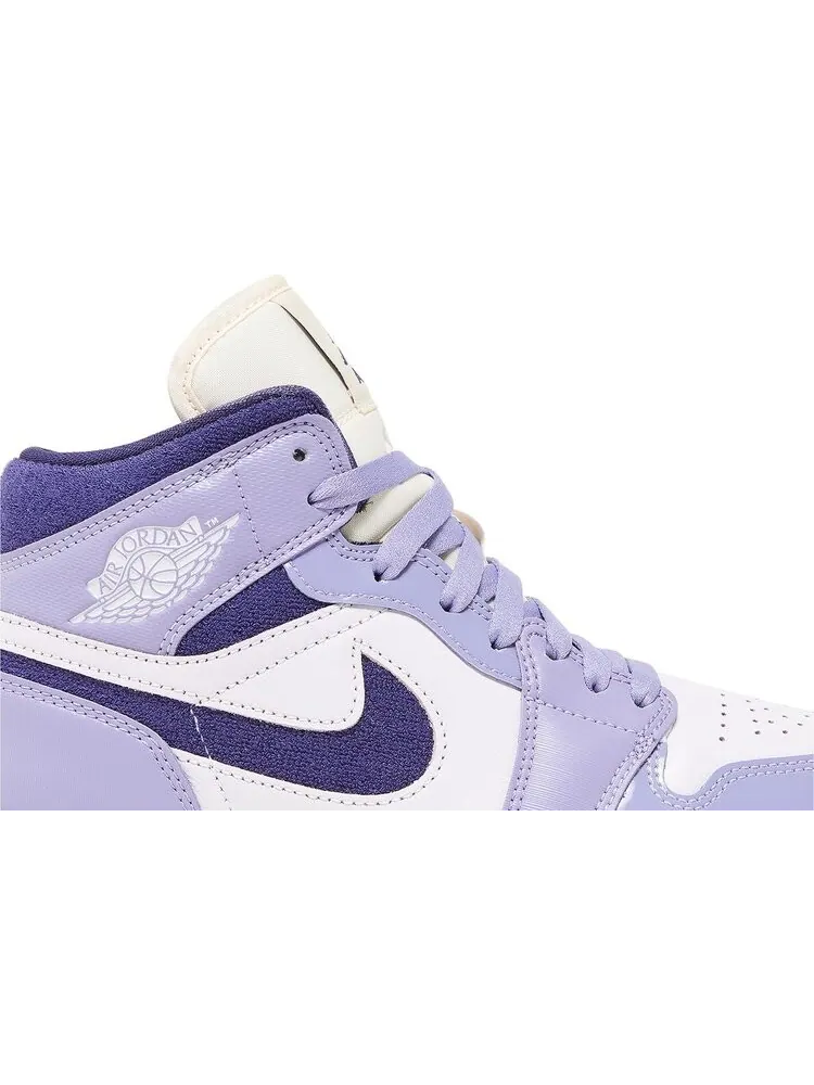 Кроссовки Wmns Air Jordan 1 Mid SE 'Sky J Purple' — изображение 2 из 4, фиолетовый