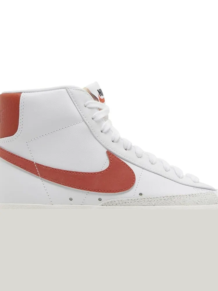 Кроссовки Nike Wmns Blazer Mid '77 'White Orange' — изображение 2 из 8, белый