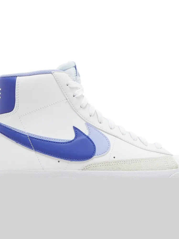 Кроссовки Nike Blazer Mid '77 SE GS 'Double Swoosh - Purple' — изображение 2 из 8, белый