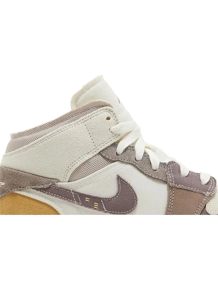 Кроссовки Air Jordan 1 Mid SE Craft GS 'Inside Out - Taupe Haze' — изображение 2 из 4, коричневый