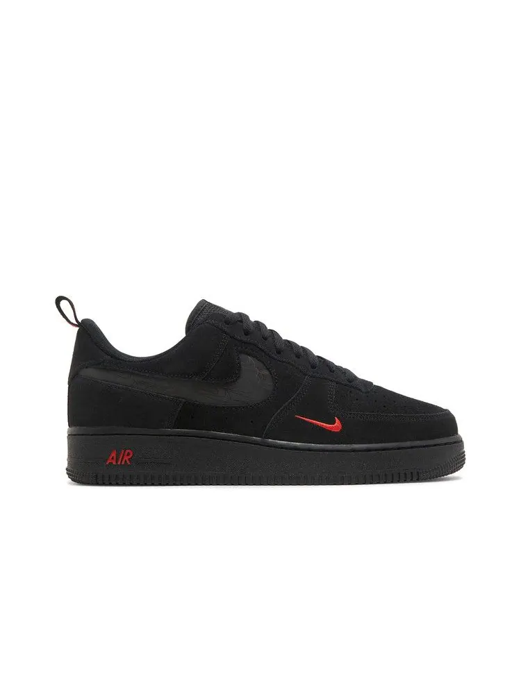 Кроссовки Nike Air Force 1 '07 LV8 'Reflective Swoosh - Black Crimson' — изображение 2 из 9, черный/черный/светлый