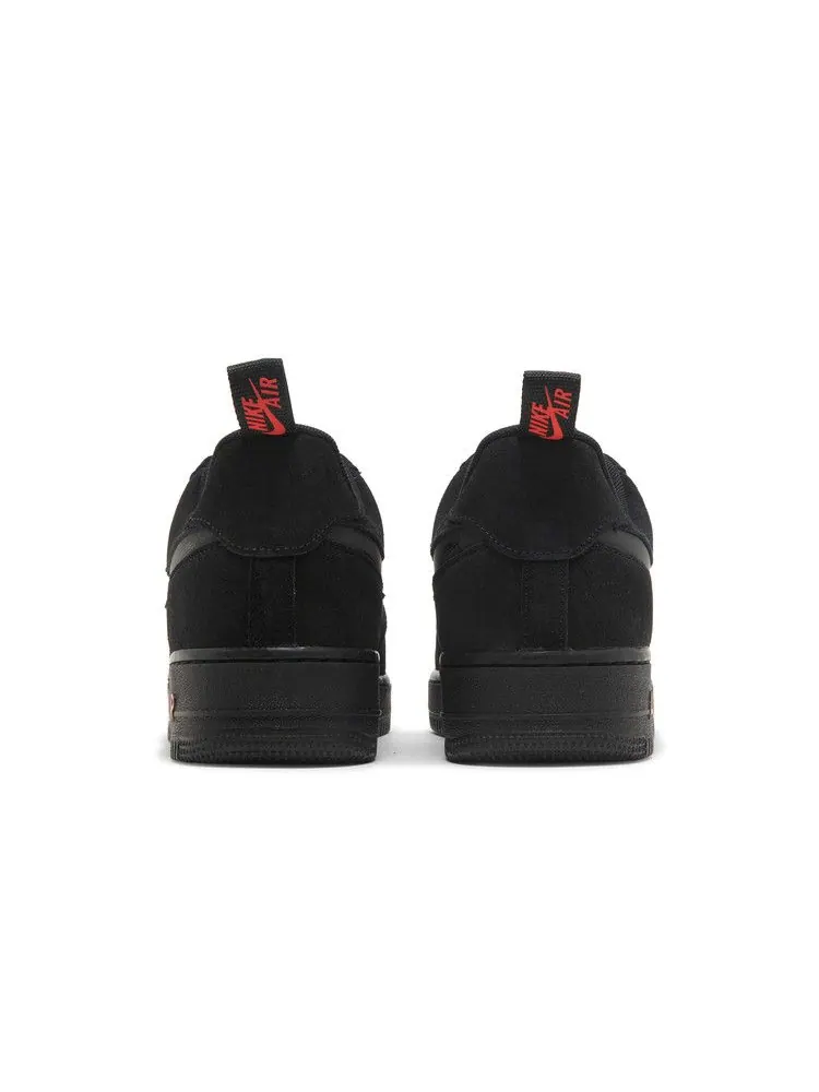 Кроссовки Nike Air Force 1 '07 LV8 'Reflective Swoosh - Black Crimson' — изображение 7 из 9, черный/черный/светлый