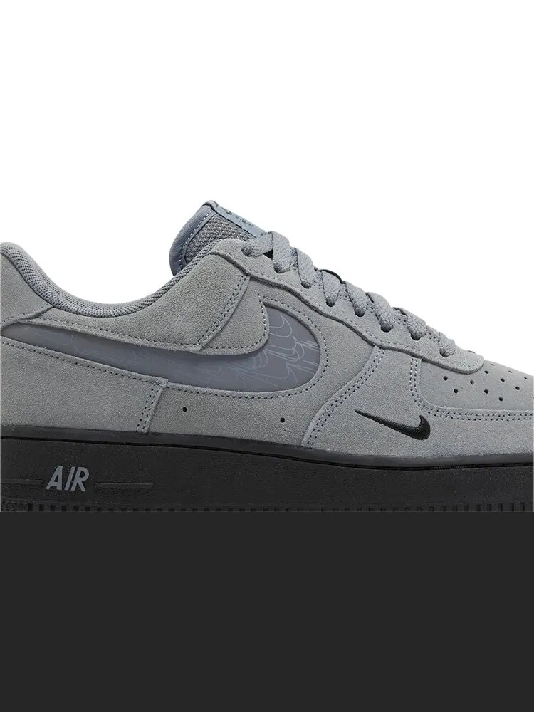 Кроссовки Air Force 1 '07 LV8 'Reflective Swoosh - Cool Grey' — изображение 2 из 4, серый