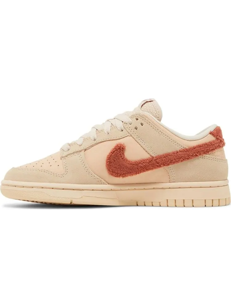 Кроссовки Nike Wmns Dunk Low 'Terry Swoosh' — изображение 3 из 8, розовый