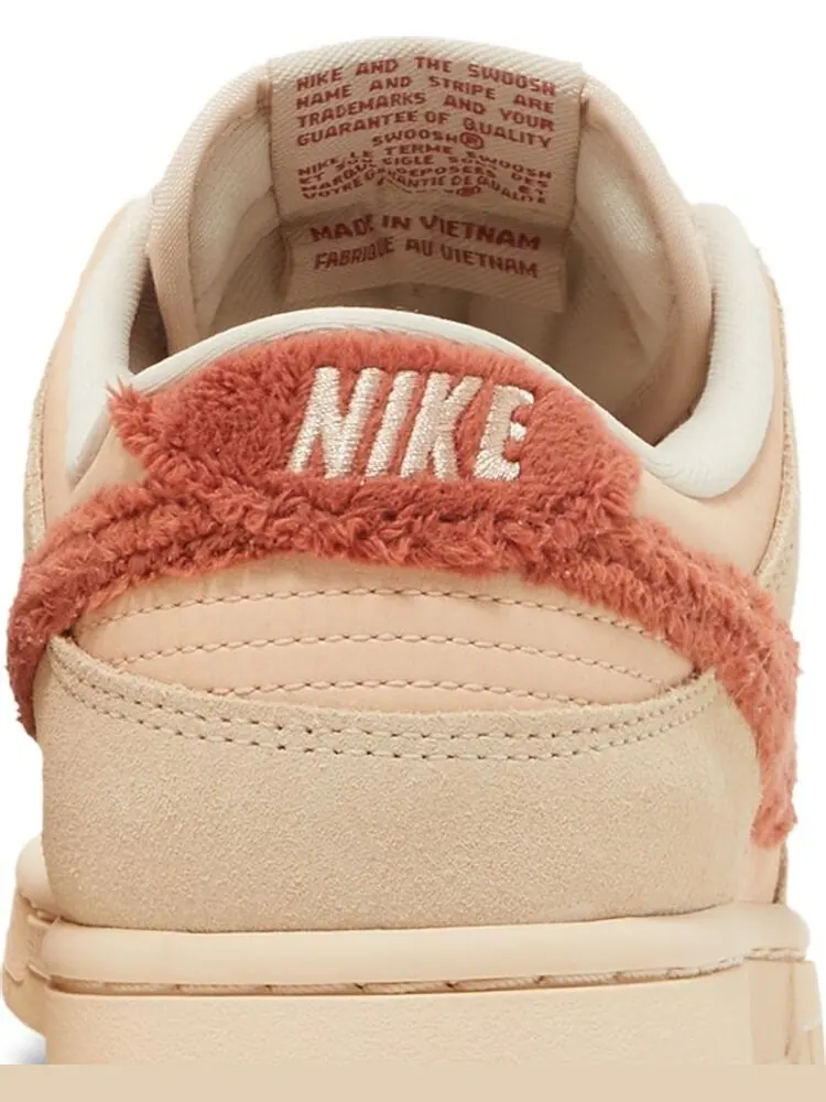 Кроссовки Nike Wmns Dunk Low 'Terry Swoosh' — изображение 7 из 8, розовый