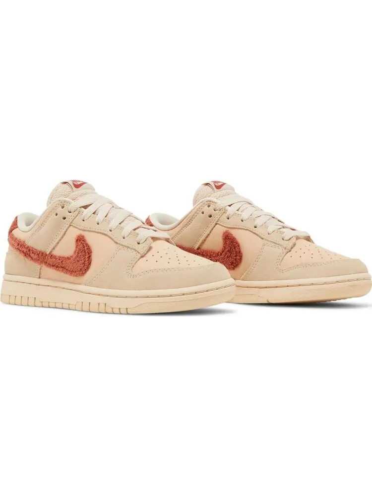 Кроссовки Nike Wmns Dunk Low 'Terry Swoosh' — изображение 8 из 8, розовый