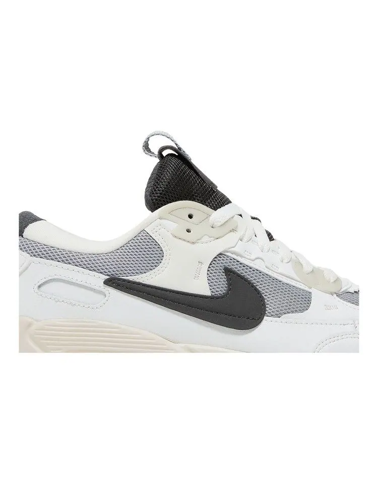Кроссовки Nike Wmns Air Max 90 Futura 'Wolf Grey' — изображение 3 из 9, серый//белый