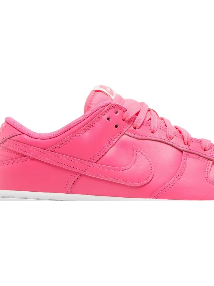 Кроссовки Nike Wmns Dunk Low 'Hyper Pink' — изображение 2 из 8, розовый