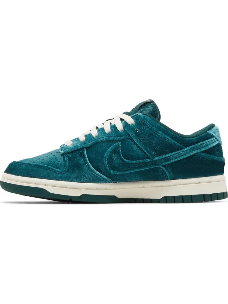 Кроссовки Nike Wmns Dunk Low 'Green Velvet' — изображение 3 из 8, бирюзовый