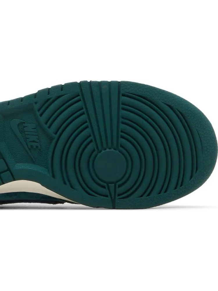 Кроссовки Nike Wmns Dunk Low 'Green Velvet' — изображение 5 из 8, бирюзовый