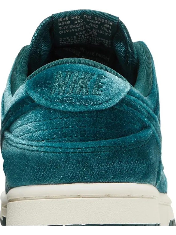 Кроссовки Nike Wmns Dunk Low 'Green Velvet' — изображение 7 из 8, бирюзовый