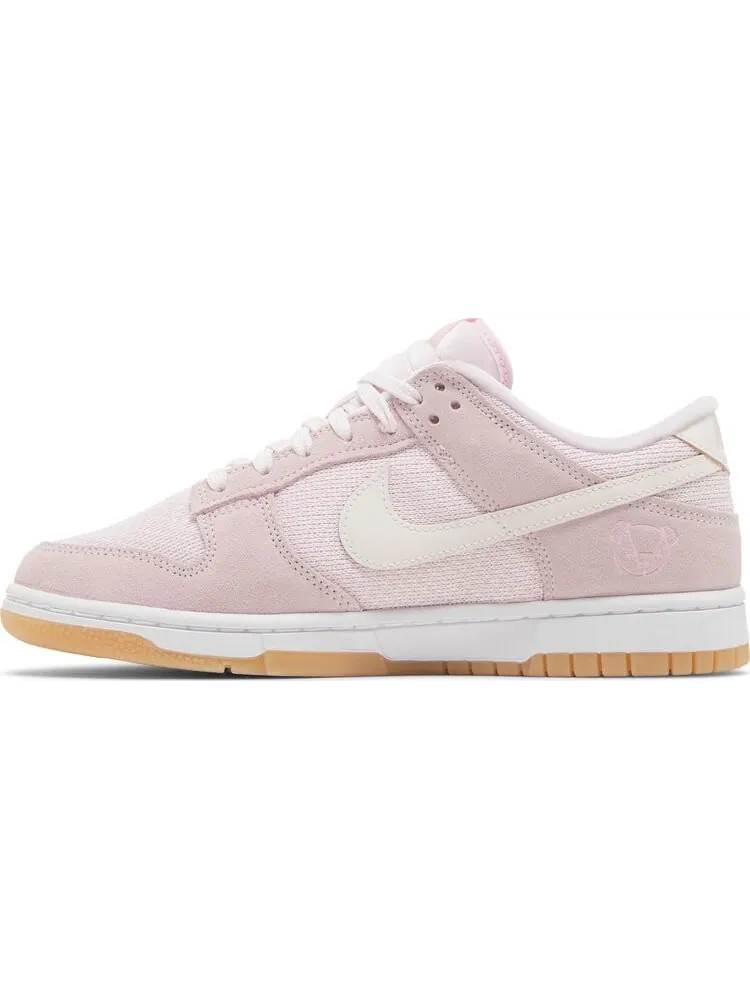 Кроссовки Nike Wmns Dunk Low 'Teddy Bear - Light Soft Pink' — изображение 3 из 8, розовый