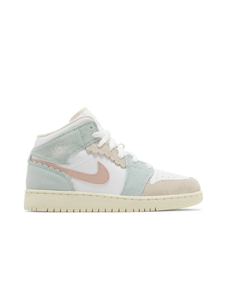 Кроссовки Air Jordan Air Jordan 1 Mid SE GS 'Scalloped Edge' — изображение 2 из 9, белый/розовый
