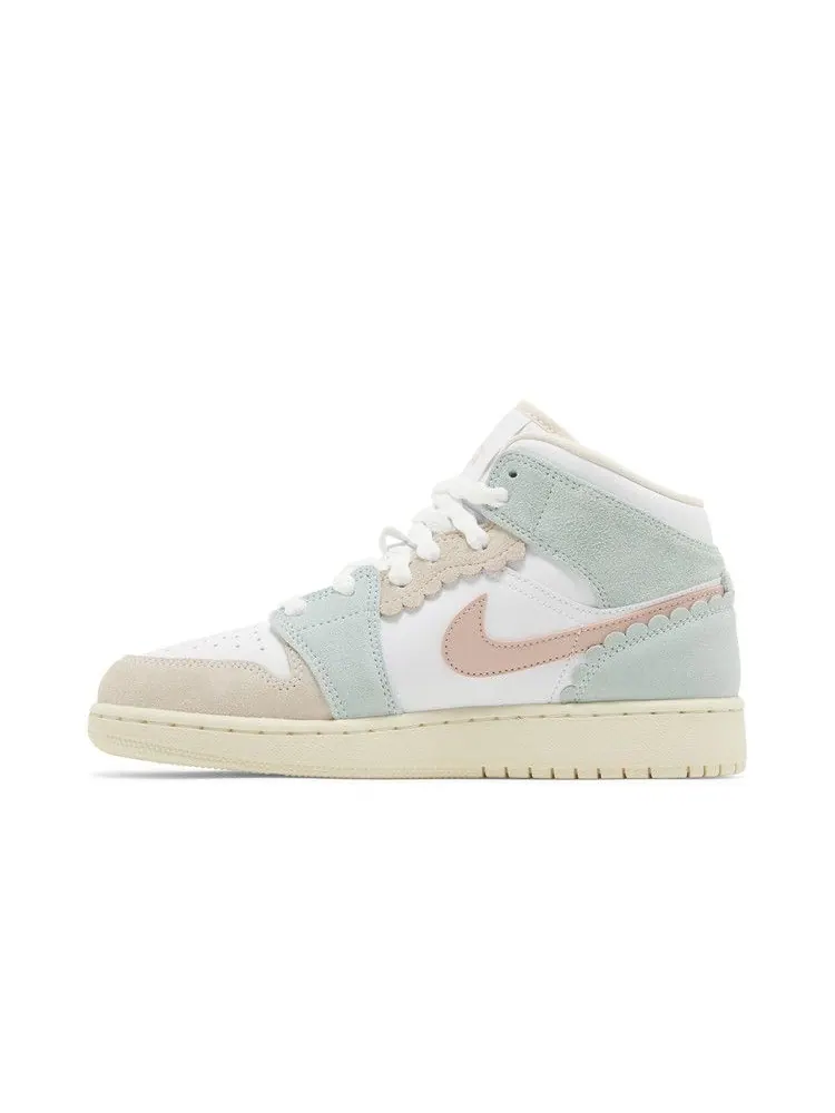 Кроссовки Air Jordan Air Jordan 1 Mid SE GS 'Scalloped Edge' — изображение 4 из 9, белый/розовый